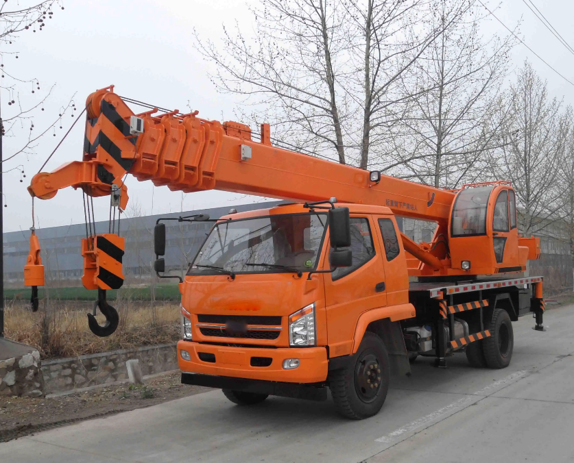大型随車(chē)起重機