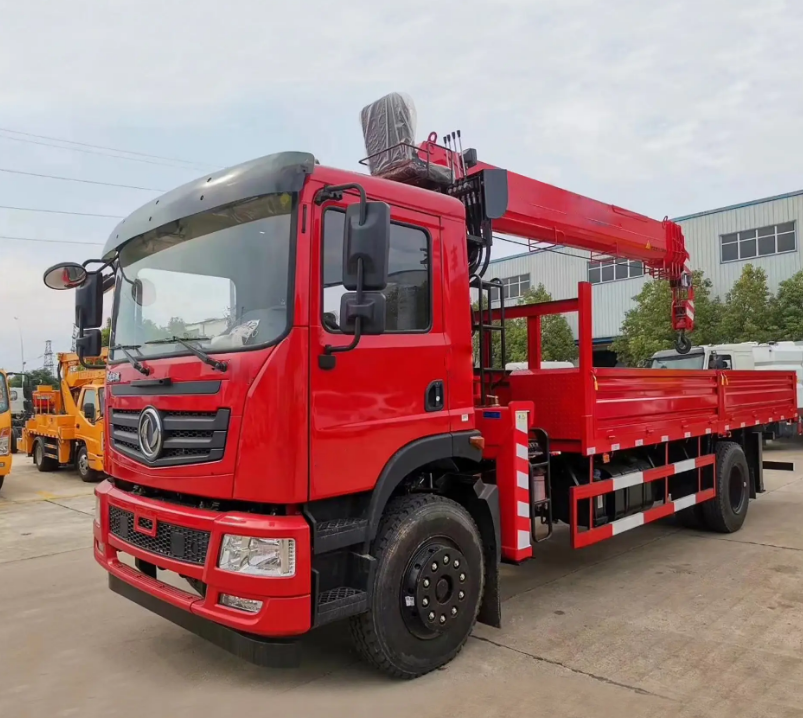 大型随車(chē)起重機