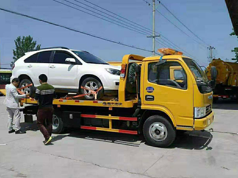 拖車(chē)救援